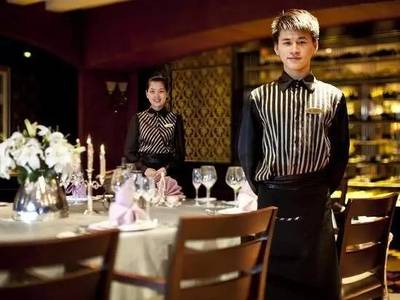 想讓員工心服口服,餐飲管理者一定要學(xué)會這3個溝通技巧!